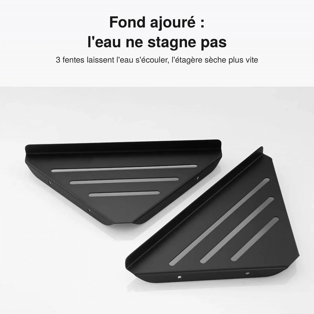 Deux étagères d'angle en inox noir montrant les 3 fentes d'écoulement et les trous de fixation